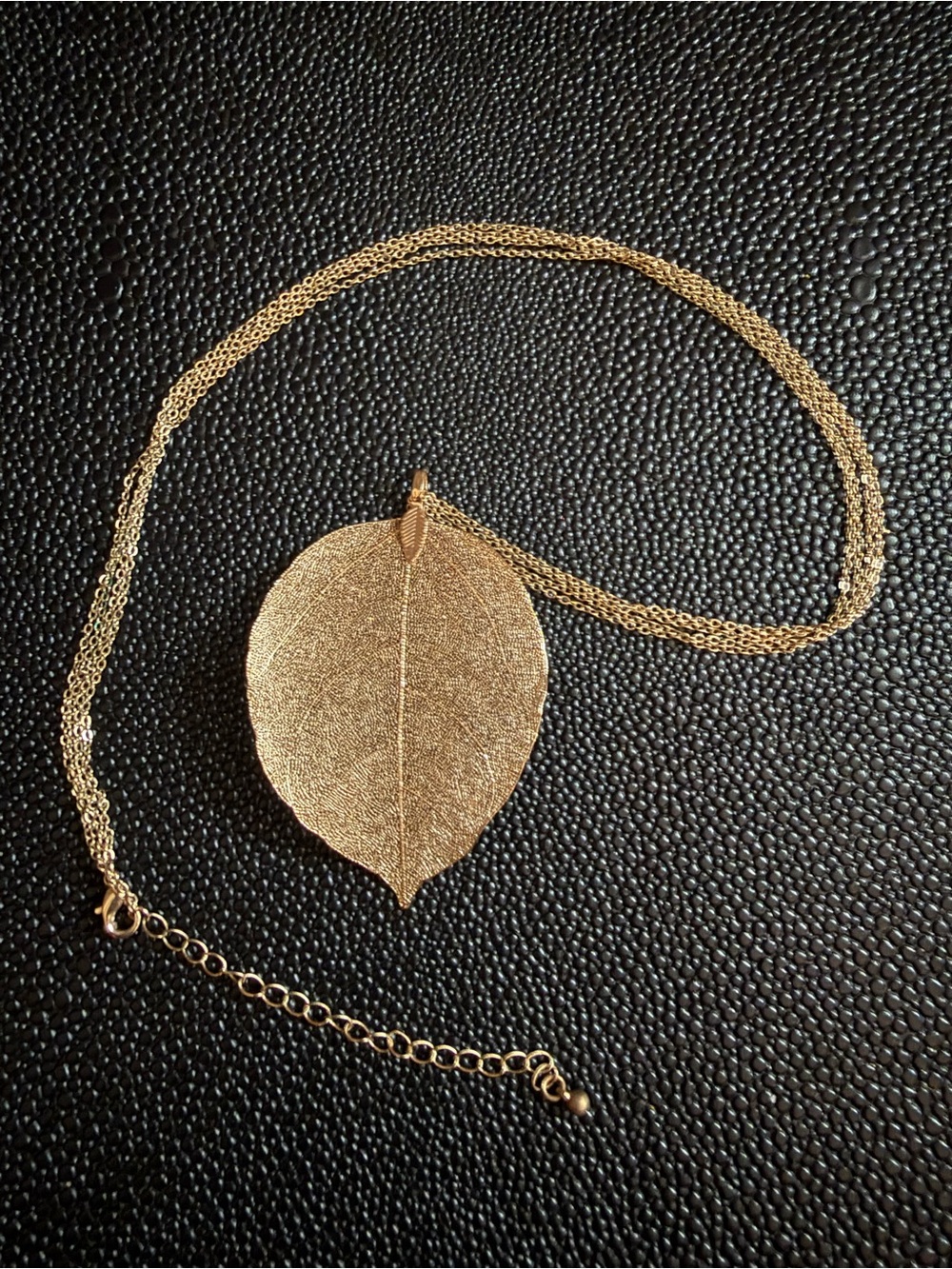 Gold Leaf Pendant Necklace